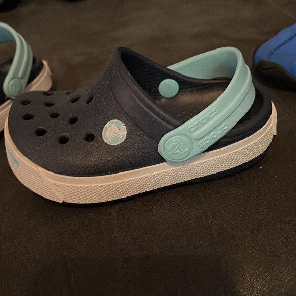 Size 4, crocs - Picture 2 of 5